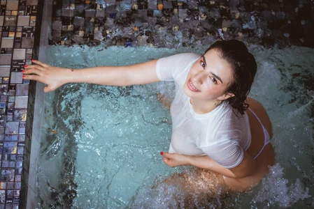 _AllisonSweet_ 💦🔥 𝗪𝗲𝘁 𝗧-𝘀𝗵𝗶𝗿𝘁, 𝗶𝘁'𝘀 𝗳𝗶𝗿𝗲! 🔥💦 Hình 2