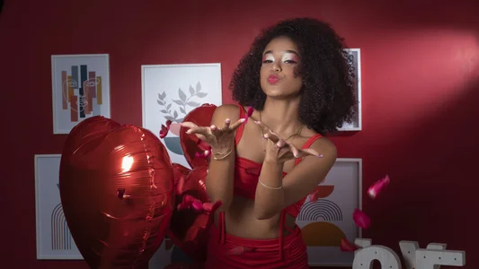 Eylend_Lisboa happy valentine's month! Immagine  2