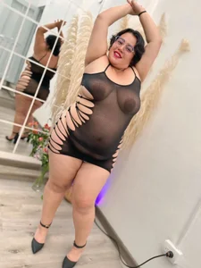 ScarlettQueen_1 Being a sexy BBW <3 Lingerie, heels, glasses, bigboobs, feet, nylon, sport, belly, amazon, cute, hot Foto 4