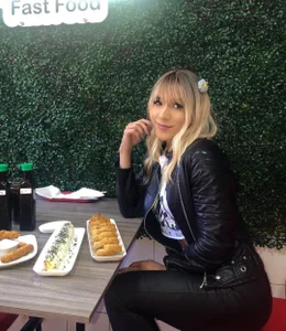 Michelle_Devereaux My birthday 2025 🎂🎉🎈🎁🥳  4টি ছবি