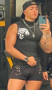 adrian_friends Public Bilde 4