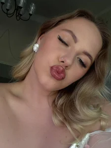 Meee de RussianBunnyGirl  2 Imagens