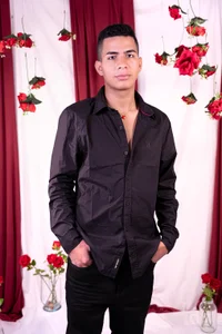 Noah_Greenhartt ❤️‍🔥 Be my Valentine. Behave. Pic