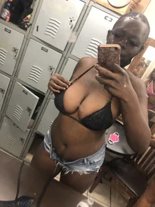 LxxChocolate Public Hình 3