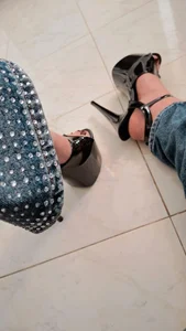 MartinaGuzmann heels зображення 3