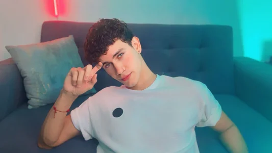Maximiliano__Fire A very beautiful boy  2টি ছবি