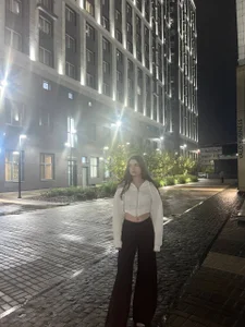 SonjaMonje Between strearms Immagine  3