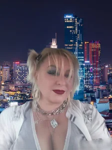 mira_robinsonnn EMPRESS Pic 3