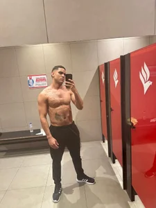 Public de machoputo  3 Imagens