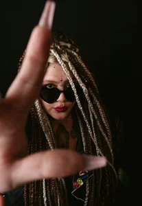 BonnieStardust kullanıcısının Bonnie braids 🖤 albümü -  2 fotoğraf