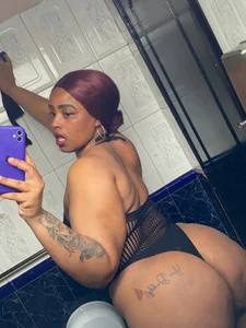 MelaniieBrown_ Public Billede