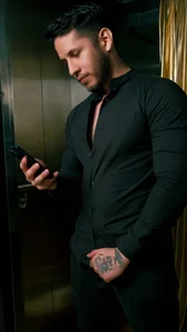 George_Diesell This elevator isn't the only thing that feels tense... รูป  2