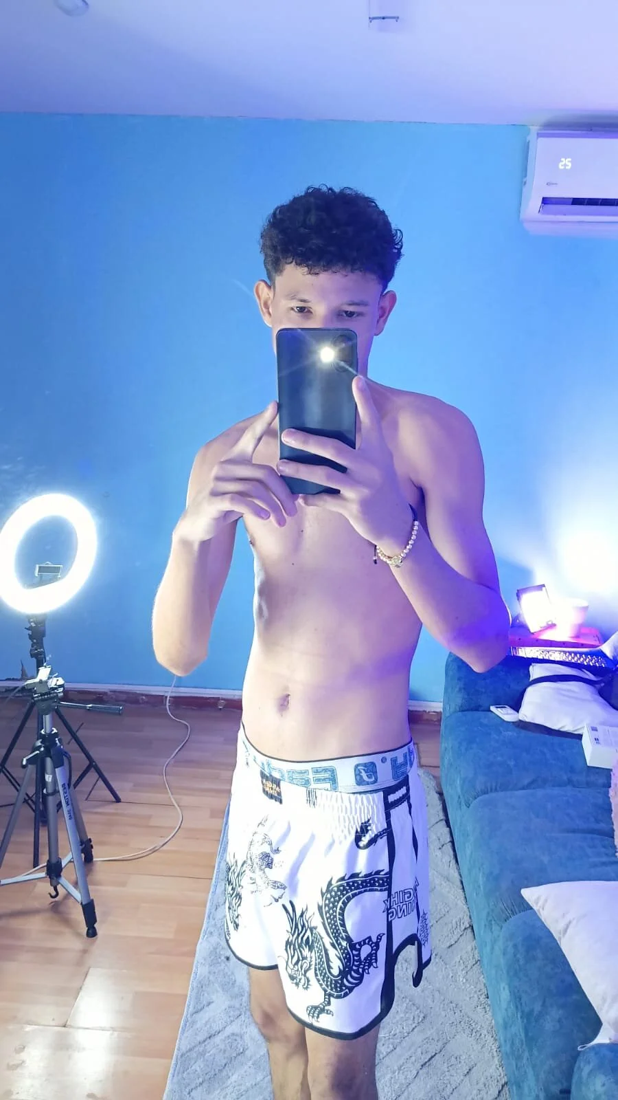 Трендове зображення  4524 Eros_Blazze