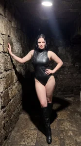 Laura_Graal Public Pic 5