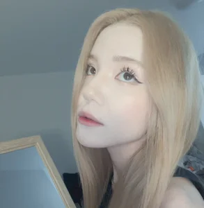 LeaLi_ Public slika 3