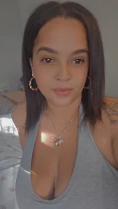Busty-BrielleXX Public Gambar 5