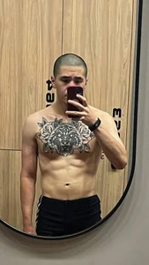 thisguyhasnochill: Public ( 2 фото)