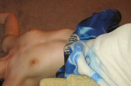 Liltitsfortips21 Tits! Pic 3