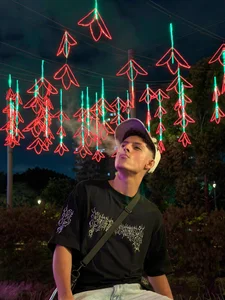 Eliassalvatore_ Just chilling Gambar 2