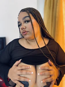 Thoughts ❤️‍🔥 de SunnieFrequency  3 Imagens