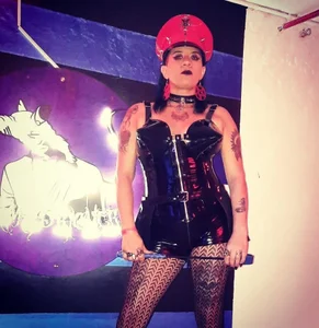 Public od DominatrixBlue  4 snímek