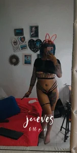 puepleholly hornyy Poză 2