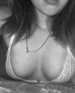 VixenVeil Look Closer 👀 Pic 8