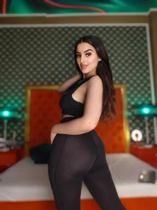 Gym outfit vibes od VallerieJones  6 snímek