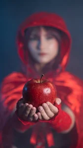 SofiaGomez- kullanıcısının Little Red Temptation 🌹 albümü -  4 fotoğraf