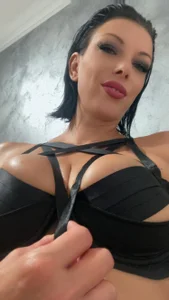 TaniaKaverina Come take it off for me Pic 2