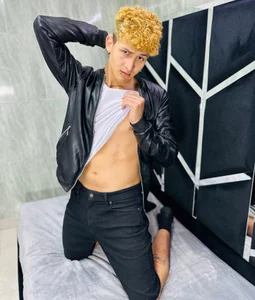 Ian_Savage 😈 Hot, obedient… and ready to please 🔥 Εικόνα