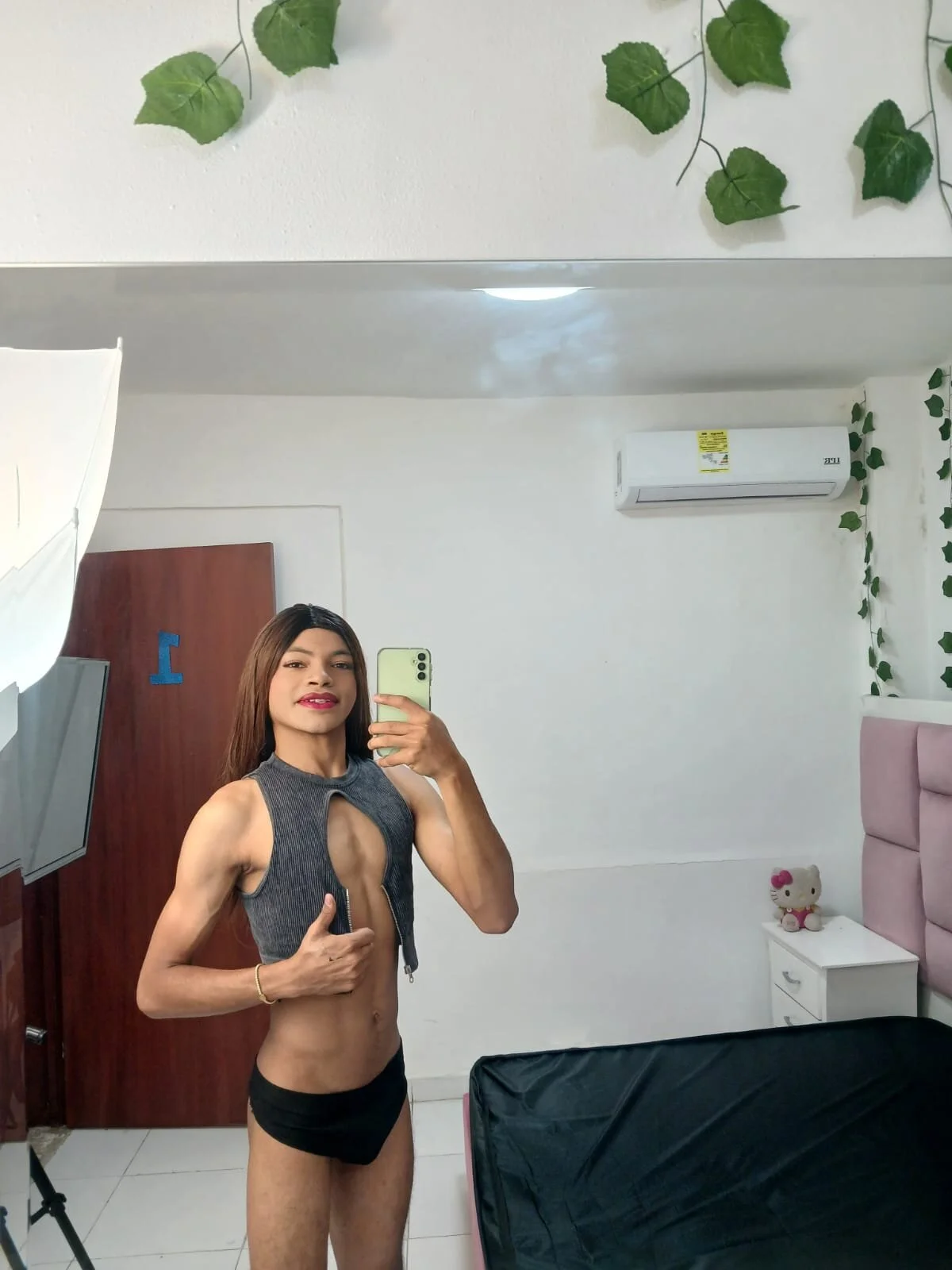 Catalina_skinny1 Image populaire  541