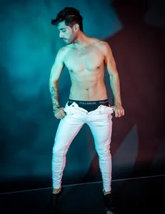 Adam_MillanFF Adam Verso Poză 2