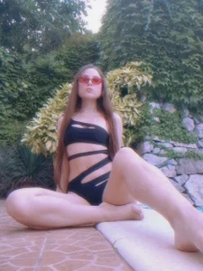 Luna_Luvgoon 🌞 POOL MERMAID Pic 4