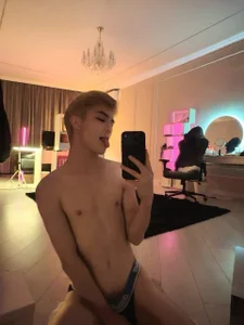 littleprince_xs full body mirror pic Pic 4