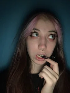 _Mindy_ Look me in the eyes Pic