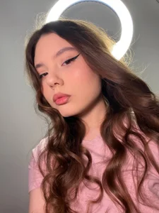 lilkisslina My curls 🥰💋 Pic 3