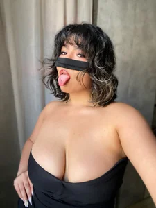 nenalayla Black and curly 🖤✨ รูป 