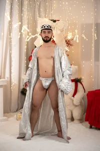 MarkWalker__ Merry Christmas to everyone! I wish you a lot of love and passion for your dreams. 사진 2