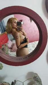 Yours to enjoy 🙈 od Maddisonsin  3 snímek