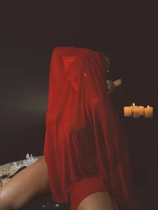 Fire, sensuality and mystery 💀 od Hilaryebony_  3 snímek