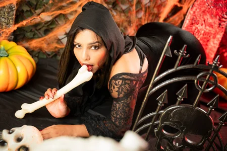 Sara-Vegaa TRICK OR TREAT🎃🤡 Pic 4