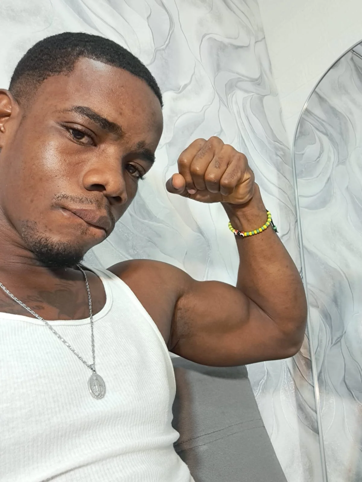 aron_clark Trending Plaatje 8903