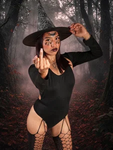roxxy_white Forest Witch🎃 Pic