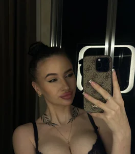 _moon_girl_18 Meow Foto