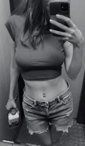 Me de GoldenSexySky  4 Imagens