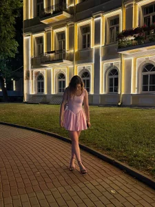 SabinePinch Public Pic 3