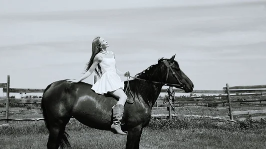 AlbaMesick W/B with horse Gambar 4