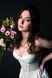 AliceMoreno Quiet Bloom Hình 2