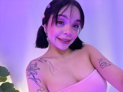 Clara_Luu Public Foto